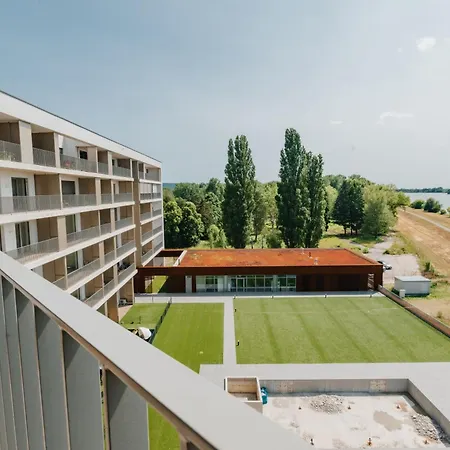 Bluewave Piestany, Slnava View & Free Parking Bánka