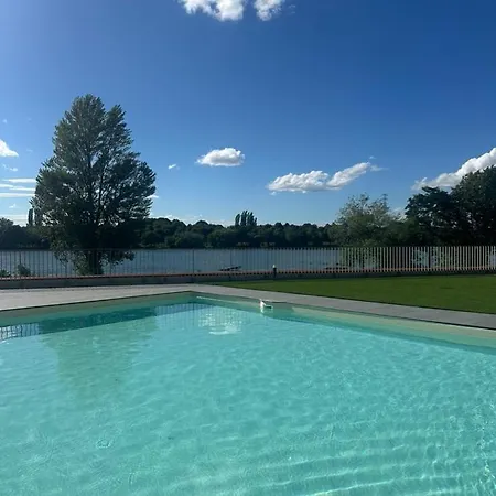 Апартаменты Bluewave Piestany With Pool & Free Parking