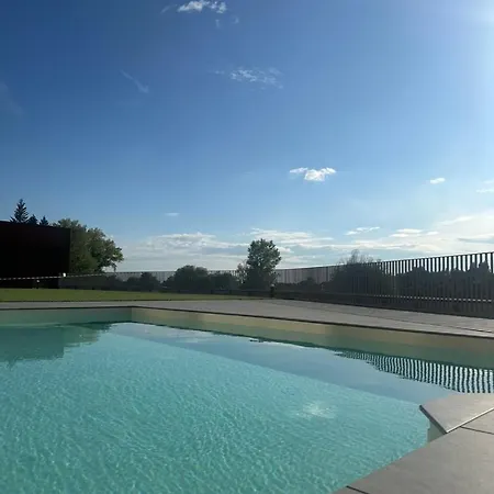 Bluewave Piestany With Pool & Free Parking Апартаменты *