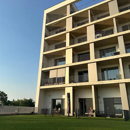 Bluewave Piestany With Pool & Free Parking Apartmán *